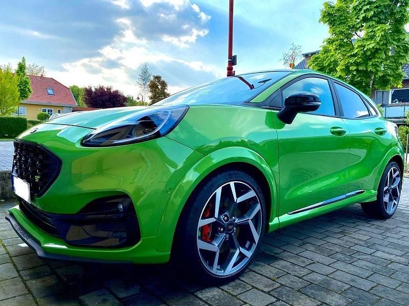Grün Gebraucht 2022 Ford Puma Gen-E ST SUV | 21.999 € (Fairer Preis) - Bild 1/4