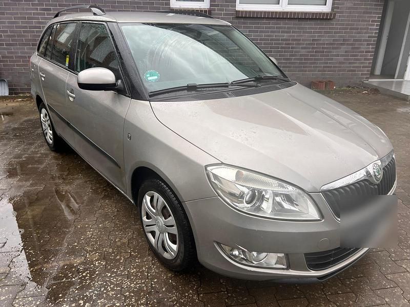 Gebraucht Skoda Fabia 75 PS (55 kW) 2010 Braun Kombi