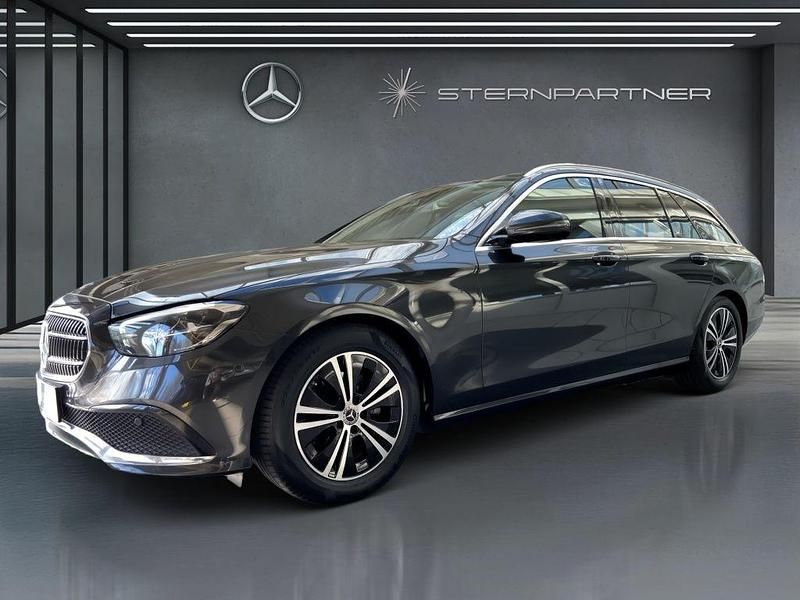 Gebraucht Mercedes E220 Avantgarde 200 PS (147 kW) 2023 Grau Limousine