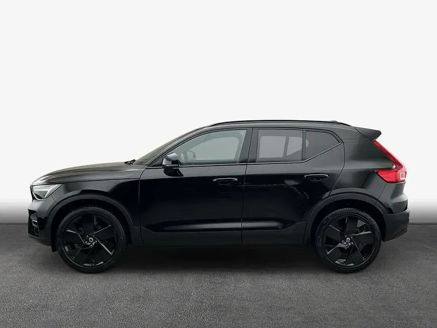 Gebraucht Volvo XC40 Plus 163 PS (119 kW) 2025 Onyx schwarzmetallic SUV