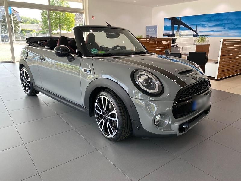 Grau Gebraucht 2018 Mini John Cooper Works Cabriolet Cabrio | 23.920 € (Fairer Preis) - Bild 1/4