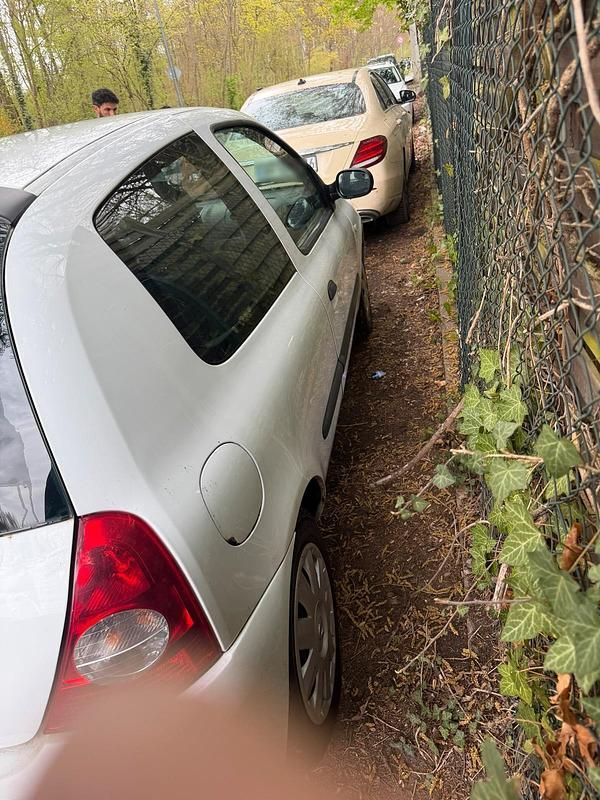 Gebraucht Renault Clio II 75 PS (55 kW) 2007 Weiß Kleinwagen