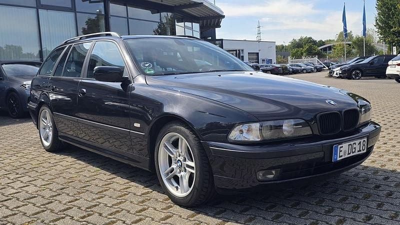 Schwarz Gebraucht 2000 BMW 528 Performance Kombi | 8.790 € (Teuer) - Bild 1/4
