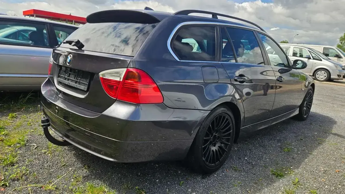 Gebraucht BMW 325 197 PS (144 kW) 2007 Grau Kombi