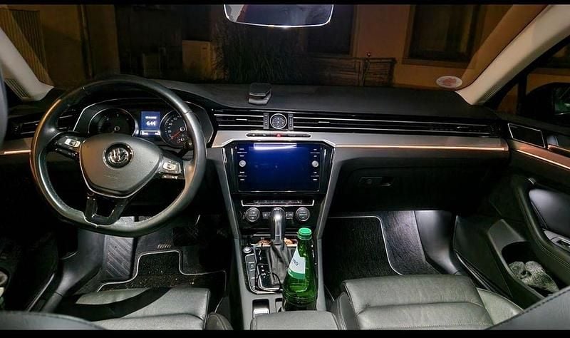 Gebraucht VW Passat R-line 120 PS (88 kW) 2018 Schwarz Kombi