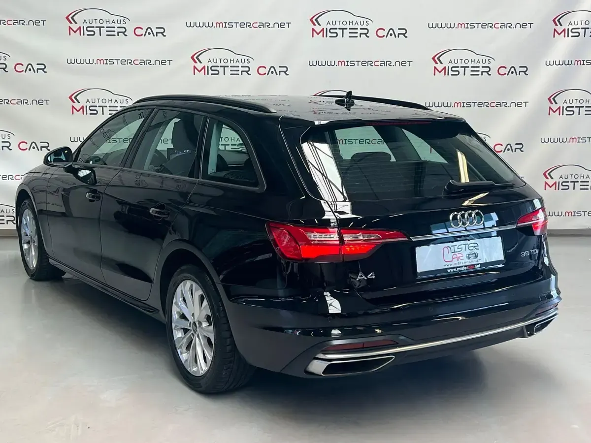 Gebraucht Audi A4 Advanced 163 PS (119 kW) 2023 Schwarz Kombi
