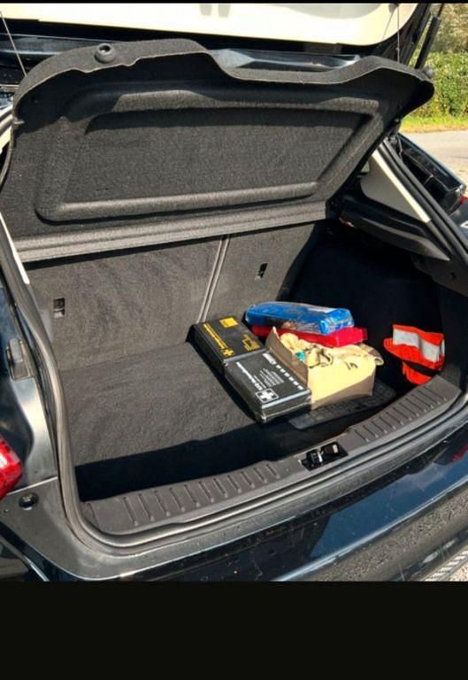 Schwarz Gebraucht 2011 Ford Focus Trend Limousine | 6.100 € (Guter Preis) - Bild 1/4