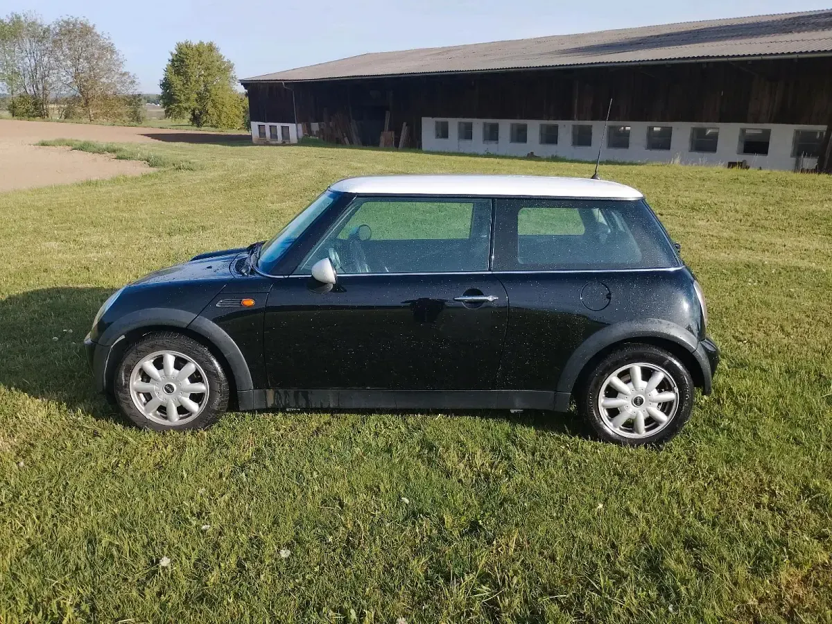 Używany Mini Cooper 116 KM (85 kW) 2007 Czarny Hatchback
