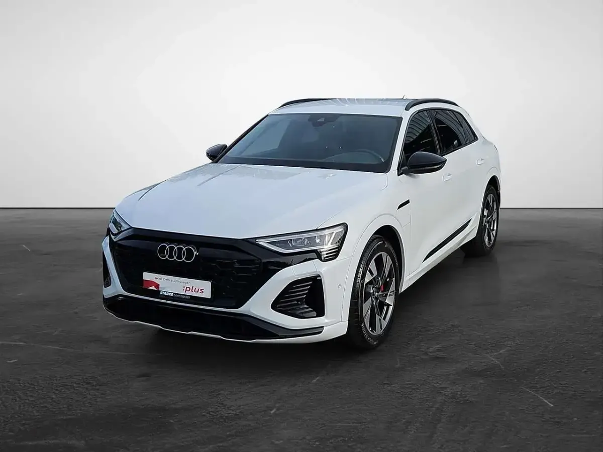 Gebraucht Audi Q8 e-tron S-Line 250 kW (340 PS) 2023 Gletscherweiß metallic SUV