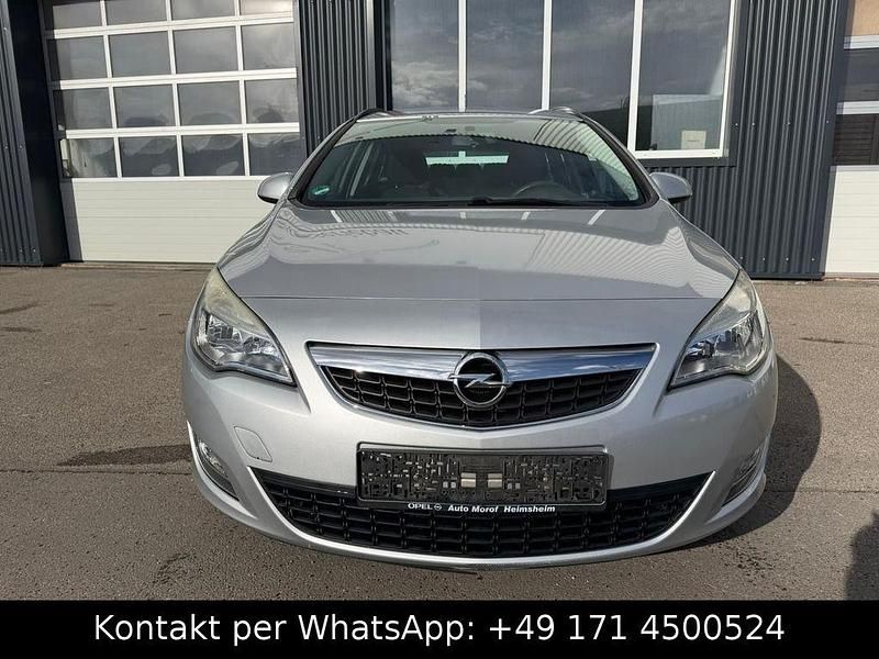 Gebraucht Opel Astra Selection 101 PS (74 kW) 2011 Silber Kombi
