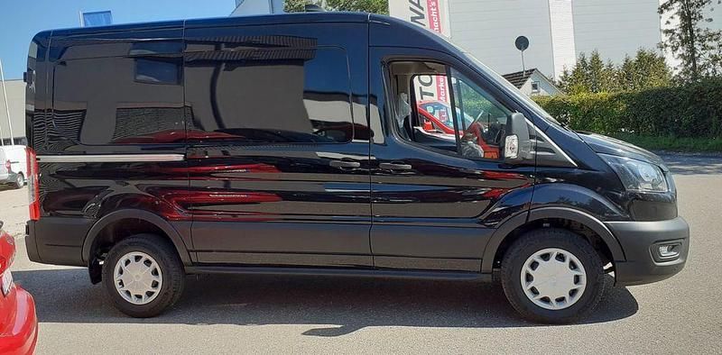 Neu Ford Transit 131 PS (96 kW) 2025 Schwarz Van / Kleinbus