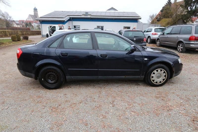 Second-hand Audi A4 101 CP (74 kW) 2002 Albastru Berlinǎ