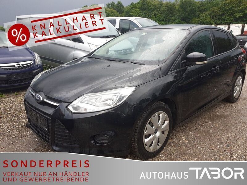Pantherschwarz metallic Gebraucht 2014 Ford Focus Trend Limousine | 5.485 € (Fairer Preis) - Bild 1/4