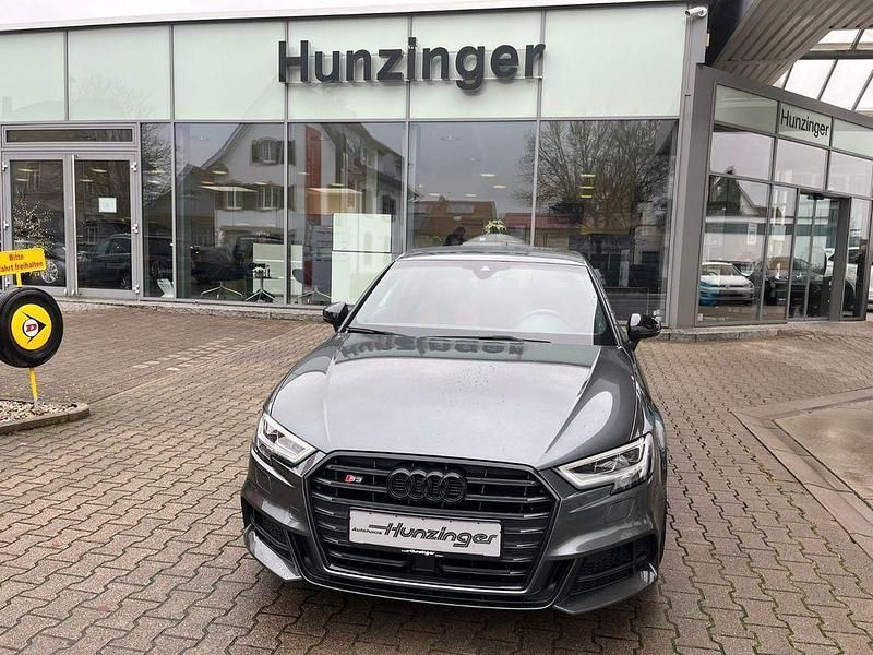 Grau Gebraucht 2019 Audi S3 Sport Limousine | 30.980 € (Fairer Preis) - Bild 1/4