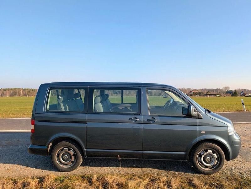 Gebraucht VW T5 131 PS (96 kW) 2008 Grau Van