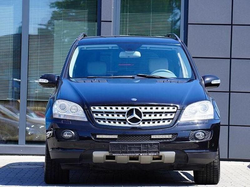 Gebraucht Mercedes ML320 224 PS (164 kW) 2007 Schwarz SUV