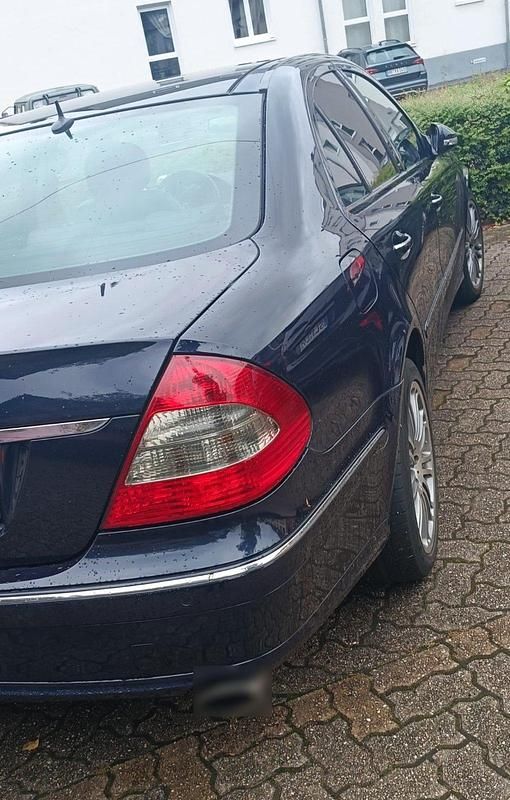 Gebraucht Mercedes E320 224 PS (164 kW) 2008 Blau Limousine