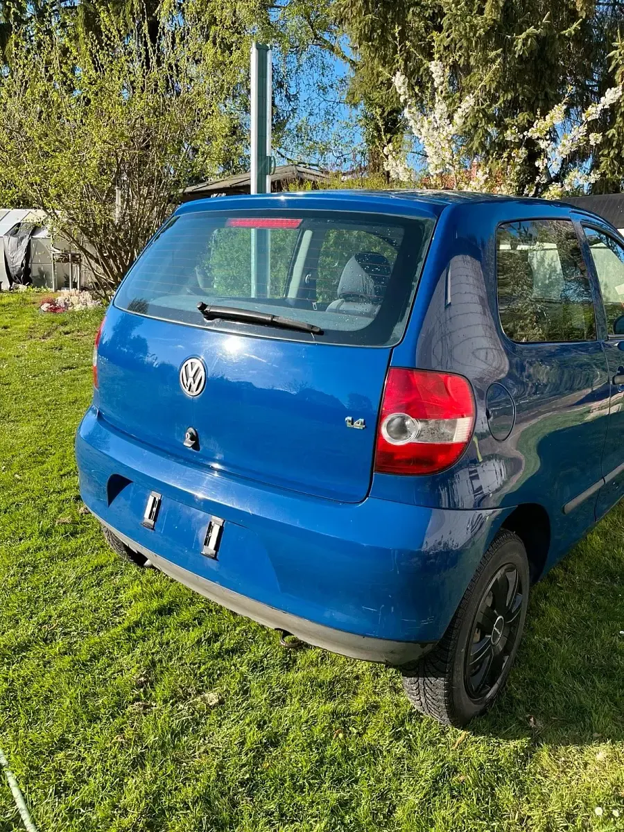 Używany VW Fox 75 KM (55 kW) 2004 Niebieski Hatchback