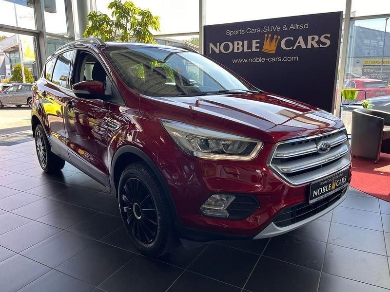 Rot Gebraucht 2019 Ford Kuga Cool & Connect SUV | 16.790 € (Guter Preis) - Bild 1/4