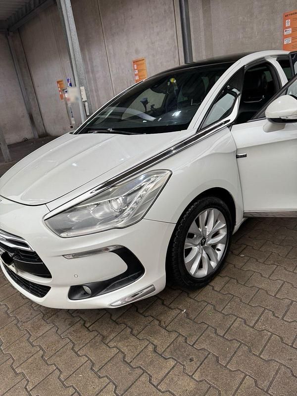 Gebraucht Citroën DS5 Sport Chic 200 PS (147 kW) 2012 Weiß Kleinwagen