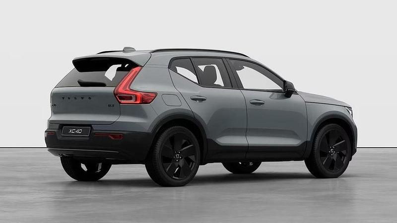 Neu Volvo XC40 163 PS (119 kW) 2025 Grau SUV