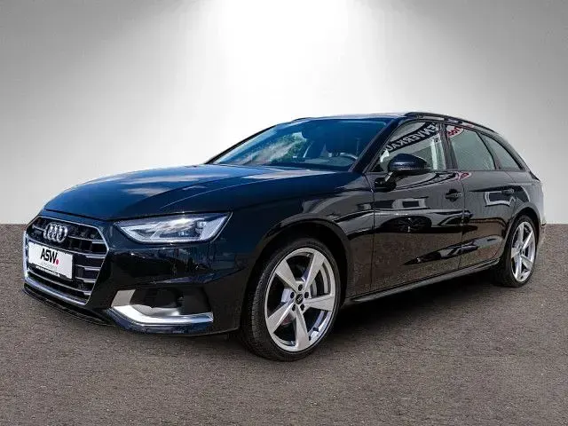 Gebraucht Audi A4 Advanced Plus 204 PS (150 kW) 2023 Mythosschwarz metallic Kombi