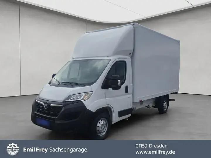 Weiß Gebraucht 2023 Opel Movano Edition Van | 31.464 € (Teuer) - Bild 1/4