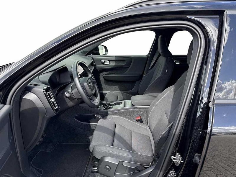 Gebraucht Volvo EX40 Core 185 kW (252 PS) 2024 Onyx black / metallic SUV