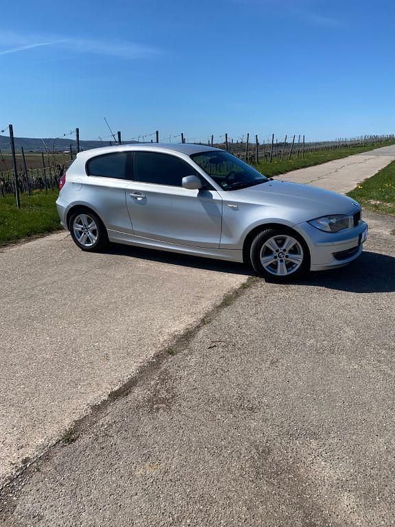Gebraucht BMW 116 116 PS (85 kW) 2011 Grau Kleinwagen