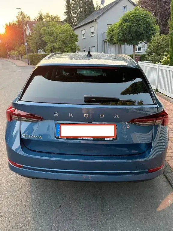 Gebraucht Skoda Octavia Ambition 150 PS (110 kW) 2021 Blau Kombi