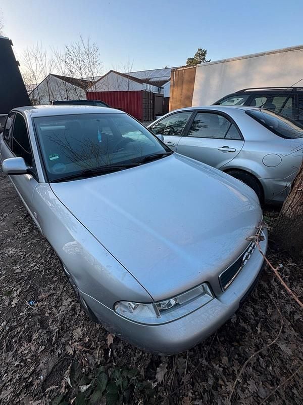 Gebraucht Audi A4 101 PS (74 kW) 1999 Silber Limousine
