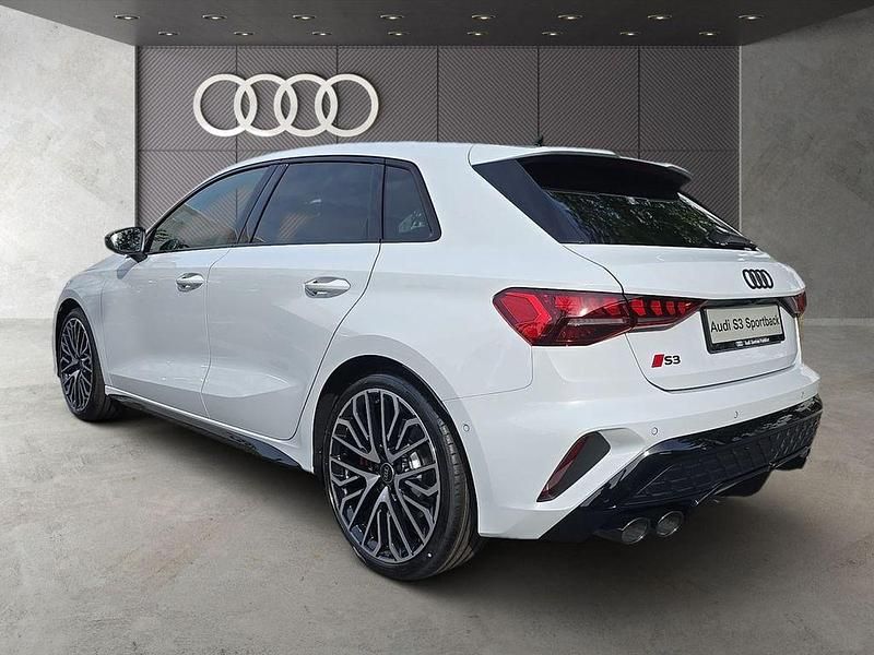 Gebraucht Audi S3 Ambiente 333 PS (244 kW) 2025 Gletscherweiß metallic Limousine