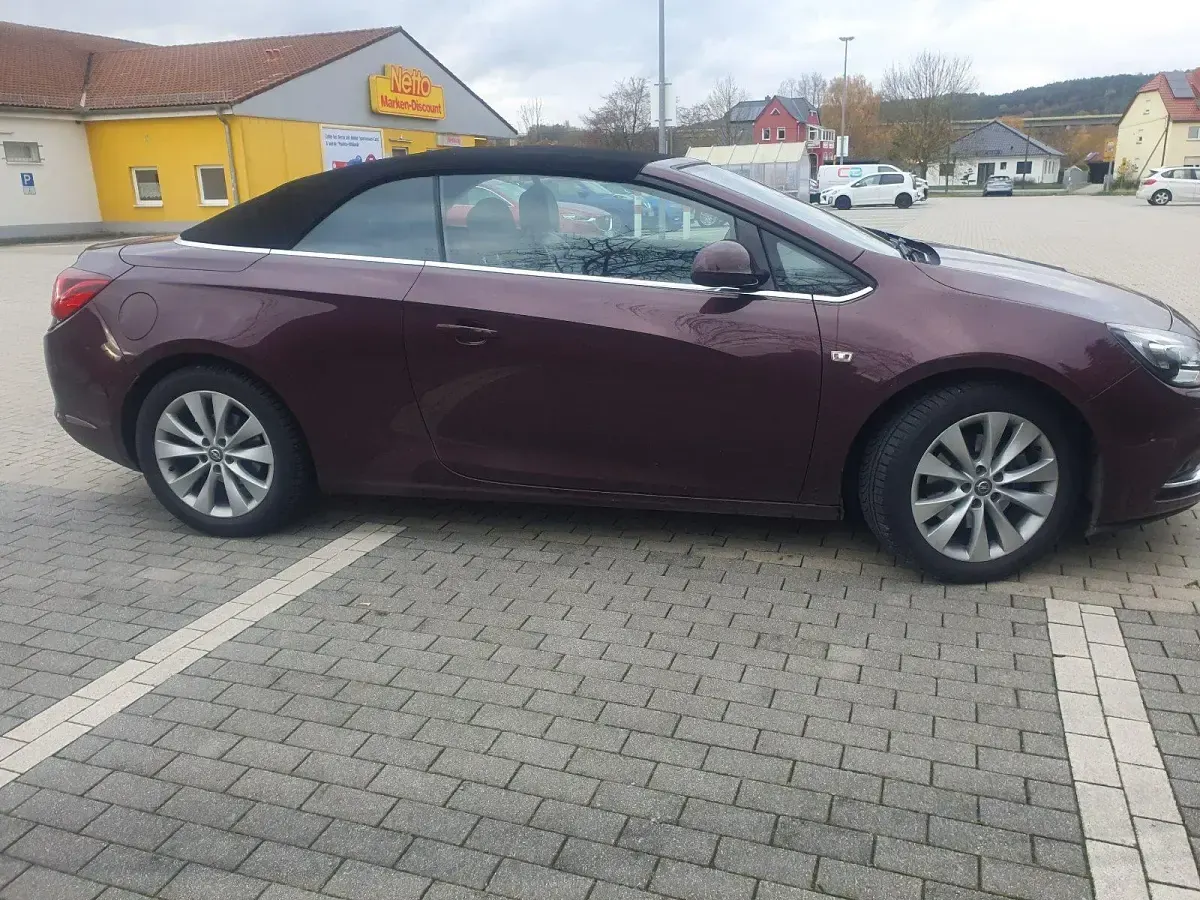Usata Opel Cascada 200 CV (147 kW) 2014 Rosso Cabrio
