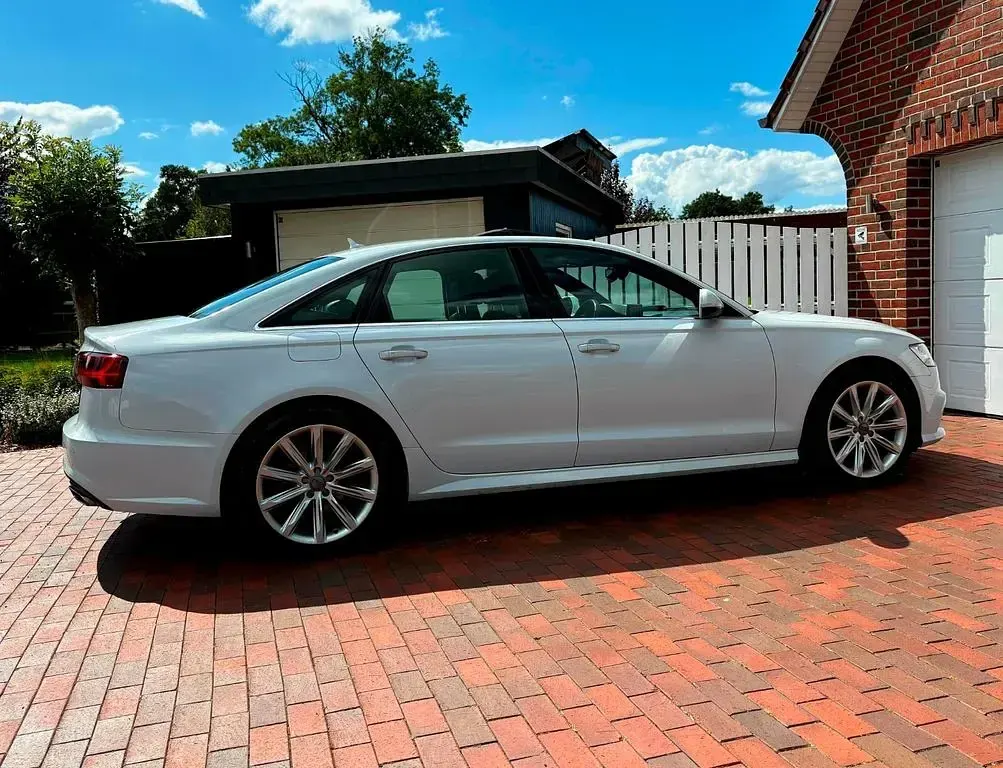 Gebraucht Audi A6 Ambiente 190 PS (139 kW) 2017 Weiß Limousine