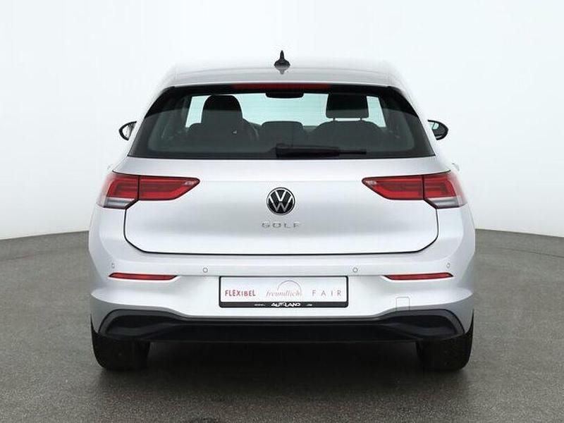 Gebraucht VW Golf VIII 131 PS (96 kW) 2023 Reflexsilber metallic Limousine