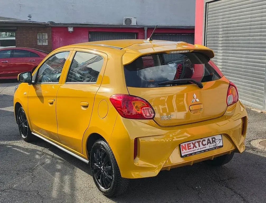 Gebraucht Mitsubishi Space Star Select 71 PS (52 kW) 2023 Gold Kleinwagen