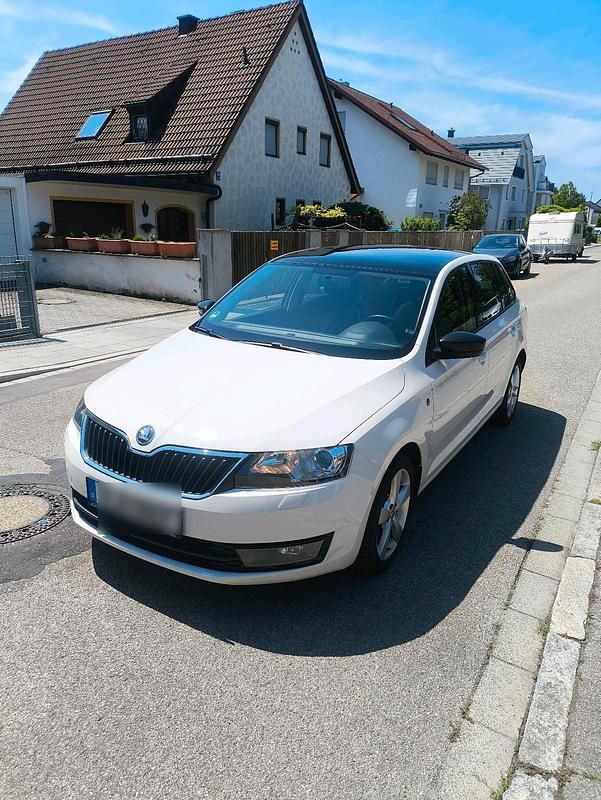 Weiß Gebraucht 2014 Skoda Rapid Elegance Kleinwagen | 6.500 € (Fairer Preis) - Bild 1/4