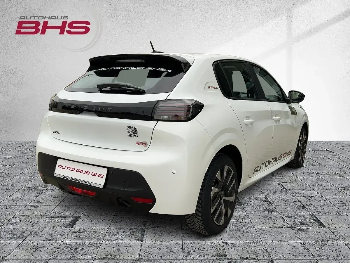 Gebraucht Peugeot 208 Style 75 PS (55 kW) 2025 Schnee weiß (weiß) Kleinwagen