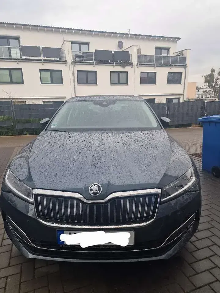 Gebraucht Skoda Superb Ambition 156 PS (114 kW) 2020 Grau Limousine