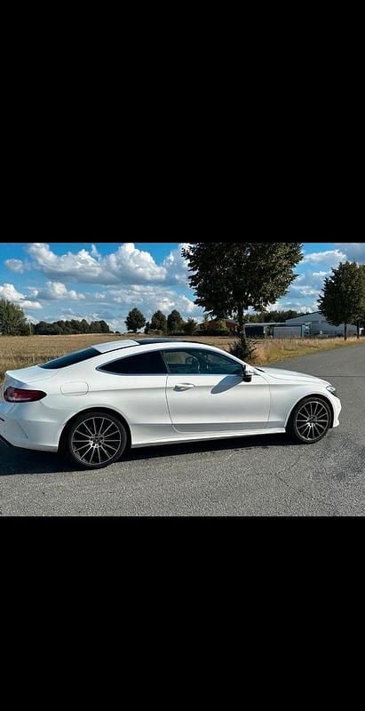 Gebraucht Mercedes C300 AMG line 245 PS (180 kW) 2016 Weiß Coupé