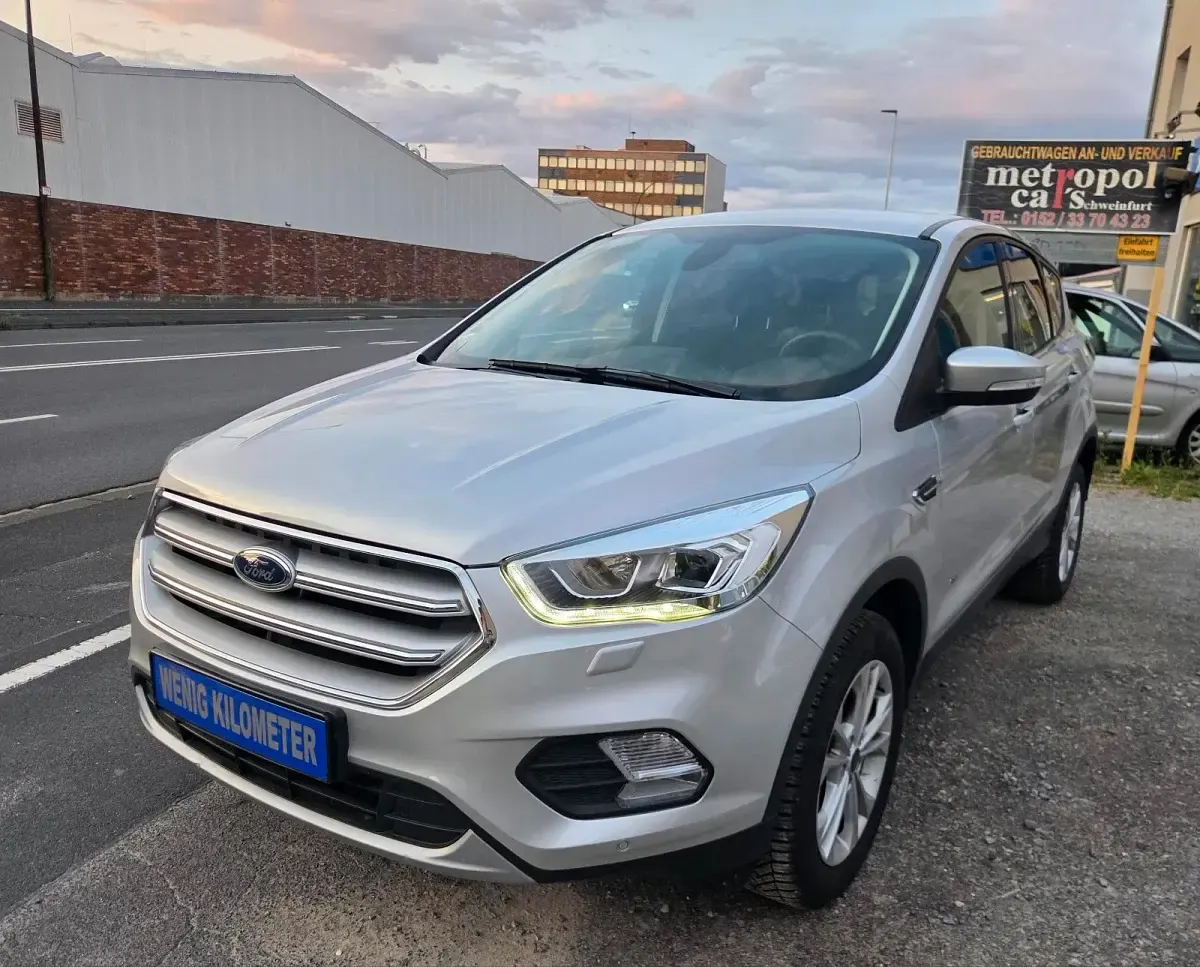 Gebraucht Ford Kuga 182 PS (133 kW) 2018 Silber SUV