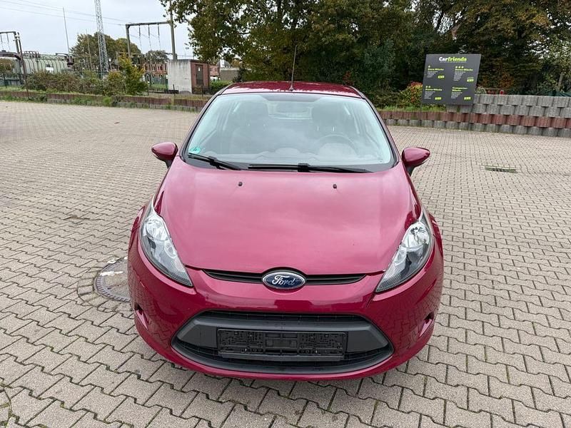 Rot Gebraucht 2011 Ford Fiesta Trend Kleinwagen | 1.900 € (Superpreis) - Bild 1/4
