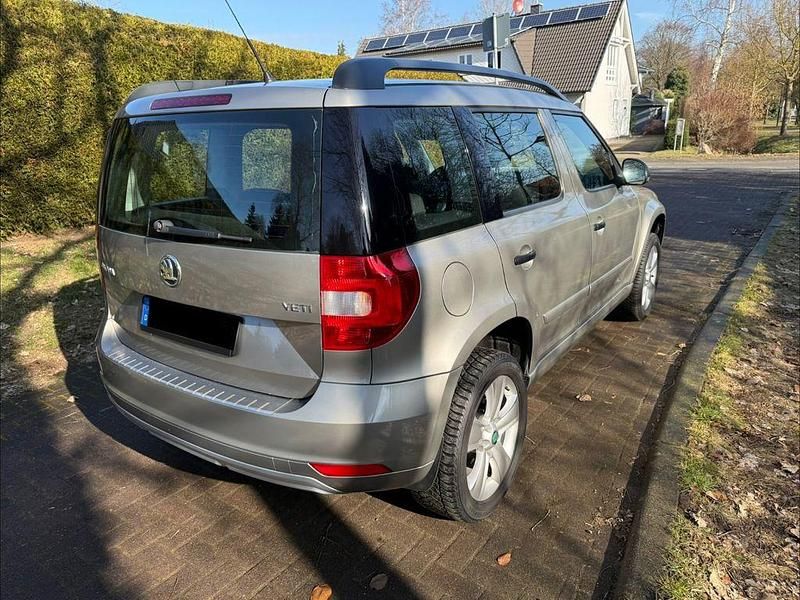 Gebraucht Skoda Yeti Active 122 PS (89 kW) 2014 Beige SUV