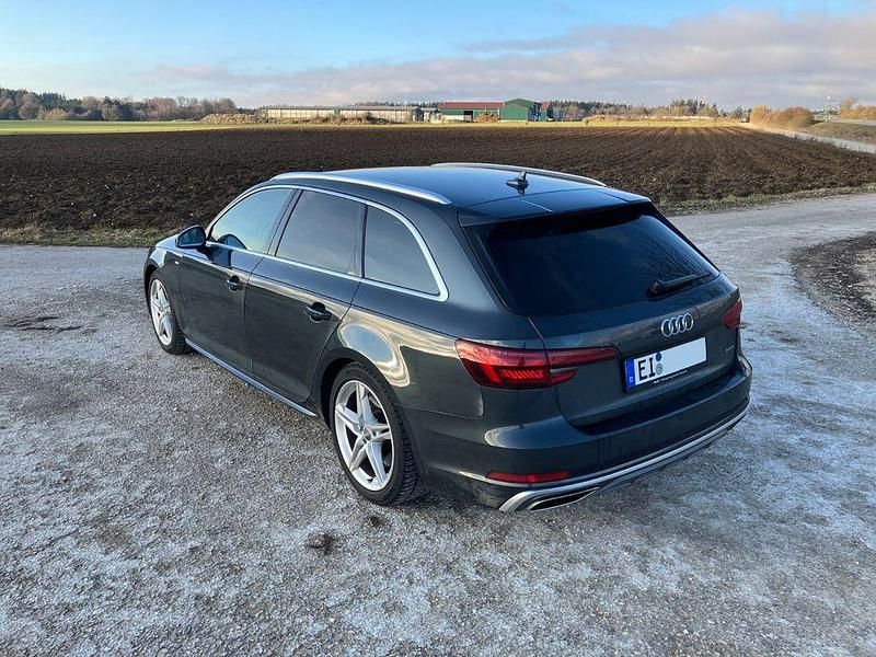 Gebraucht Audi A4 Sport 231 PS (169 kW) 2019 Grau Kombi