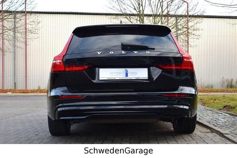 Gebraucht Volvo V60 Plus 349 PS (256 kW) 2023 Schwarz Kombi