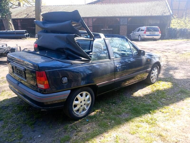 Schwarz Gebraucht 1991 Opel Kadett Cabrio | 1.450 € - Bild 1/4