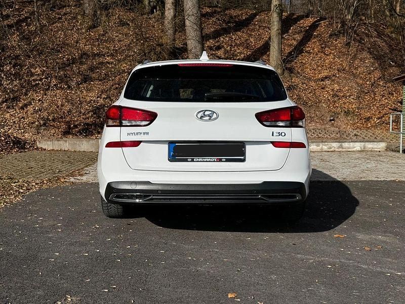 Gebraucht Hyundai i30 120 PS (88 kW) 2022 Weiß Kombi