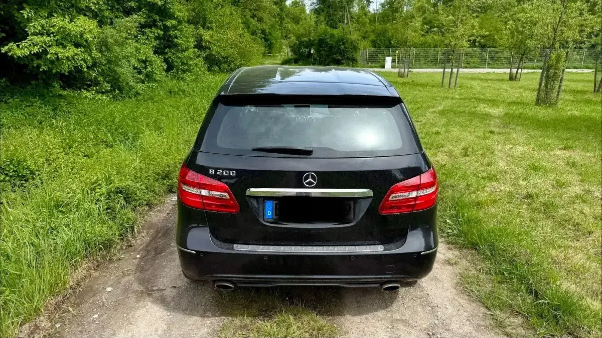 Gebraucht Mercedes B200 156 PS (114 kW) 2013 Schwarz Van / Kleinbus