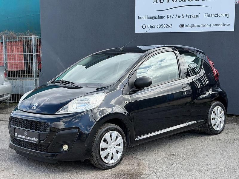 Gebraucht Peugeot 107 Access 68 PS (50 kW) 2013 Schwarz Kleinwagen