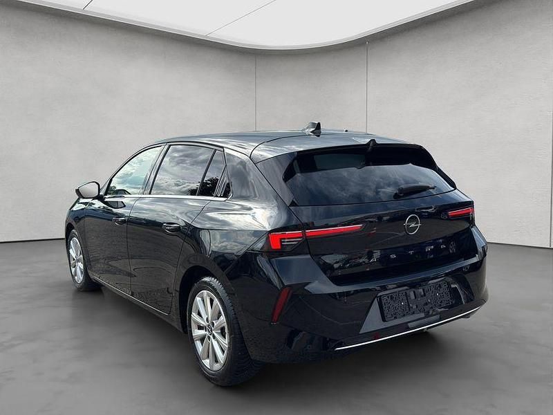 Gebraucht Opel Astra Elegance 131 PS (96 kW) 2023 Karbon schwarz metallic Limousine